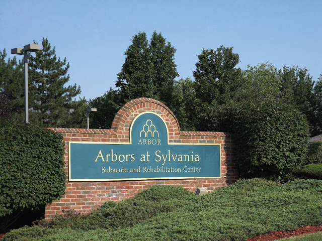 arbors-at-sylvania-welcome-sign